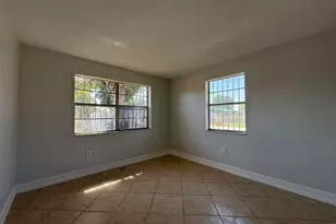 516 NW 179th St, Miami Gardens, FL 33169 - Photo 8