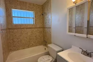 516 NW 179th St, Miami Gardens, FL 33169 - Photo 10