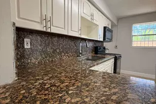 516 NW 179th St, Miami Gardens, FL 33169 - Photo 4