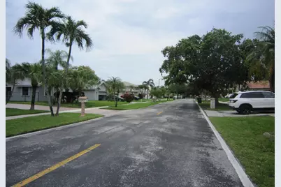 5531 Hawkes Bluff Avenue, Davie, FL 33331 - Photo 4