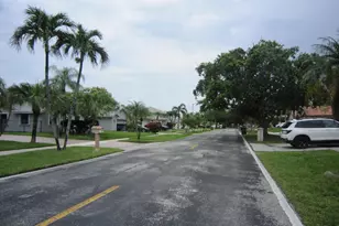 5531 Hawkes Bluff Ave, Davie, FL 33331 - Photo 4