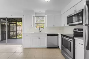 304 Georgian Park Dr, Jupiter, FL 33458 - Photo 12