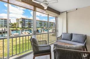 911 Gardenia Dr, Delray Beach, FL 33483 - Photo 24