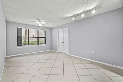 2305 N Congress Avenue #18, Boynton Beach, FL 33426 - Photo 4