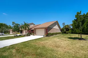 11909 Donlin Dr, Wellington, FL 33414 - Photo 4