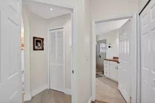 327 SW 191st Terrace, Pembroke Pines, FL 33029 - Photo 26