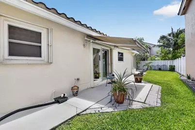 327 SW 191st Terrace, Pembroke Pines, FL 33029 - Photo 40