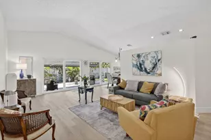 327 SW 191st Terrace, Pembroke Pines, FL 33029 - Photo 6