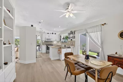 327 SW 191st Terrace, Pembroke Pines, FL 33029 - Photo 18