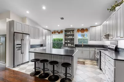 182 Saratoga Boulevard E, Royal Palm Beach, FL 33411 - Photo 2