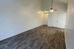 211 Lake Pointe Dr, Oakland Park, FL 33309 - Photo 2