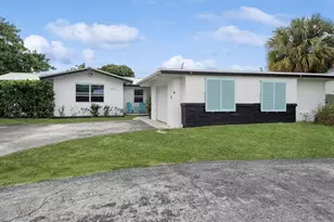194 SE 27th Ave, Boynton Beach, FL 33435 - Photo 1