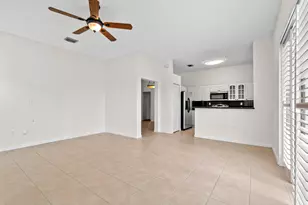 376 E Royal Cove Cir, Davie, FL 33325 - Photo 16
