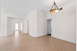 376 E Royal Cove Cir, Davie, FL 33325 - Photo 4