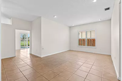 376 E Royal Cove Circle, Davie, FL 33325 - Photo 6