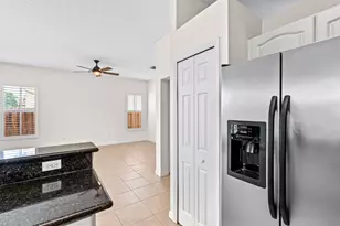 376 E Royal Cove Cir, Davie, FL 33325 - Photo 20