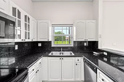 376 E Royal Cove Circle, Davie, FL 33325 - Photo 18