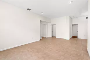 376 E Royal Cove Cir, Davie, FL 33325 - Photo 10