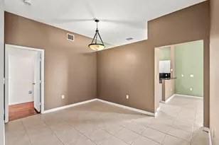 376 E Royal Cove Cir, Davie, FL 33325 - Photo 8