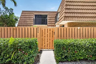 246 Charter Way, West Palm Beach, FL 33407 - Photo 2