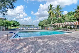 9460 Poinciana Pl, Davie, FL 33324 - Photo 22