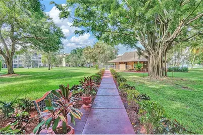 9460 Poinciana Place #101, Davie, FL 33324 - Photo 16