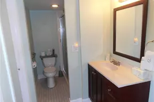 9460 Poinciana Pl, Davie, FL 33324 - Photo 12