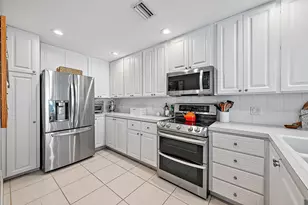 107 Rivinia Dr, Jupiter, FL 33458 - Photo 4
