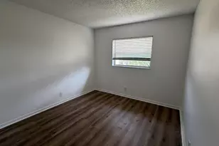 5186 NE 6th Ave, Oakland Park, FL 33334 - Photo 10