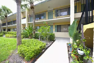 1617 Meadows Cir W, Boynton Beach, FL 33436 - Photo 2