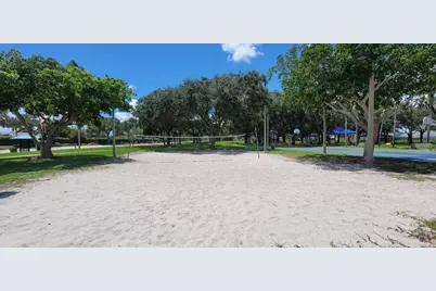 1617 Meadows Circle W, Boynton Beach, FL 33436 - Photo 24