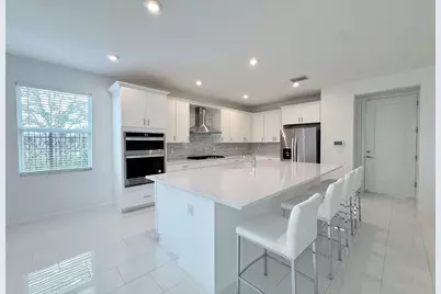 10710 SW Hensley Street, Port Saint Lucie, FL 34987 - Photo 10