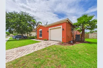157 Blue Grotto Drive, Fort Pierce, FL 34945 - Photo 2