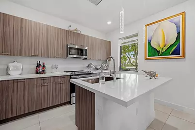 8321 Central Park Boulevard, Doral, FL 33166 - Photo 10