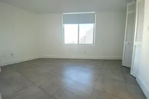 5401 Collins Ave, Miami Beach, FL 33140 - Photo 18