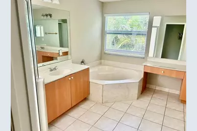 541 Alejandro Lane, West Palm Beach, FL 33413 - Photo 18