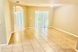 541 Alejandro Ln, West Palm Beach, FL 33413 - Photo 4