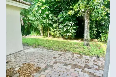 541 Alejandro Lane, West Palm Beach, FL 33413 - Photo 8