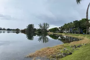 3450 Blue Lake Dr, Pompano Beach, FL 33064 - Photo 16