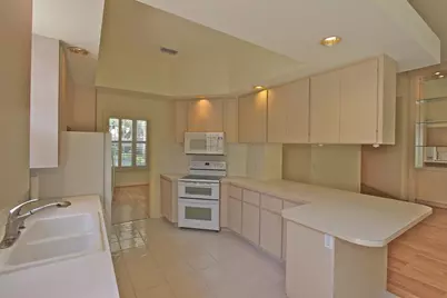 160 Lost Bridge Drive, Palm Beach Gardens, FL 33410 - Photo 10
