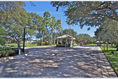 160 Lost Bridge Drive, Palm Beach Gardens, FL 33410 - Photo 36