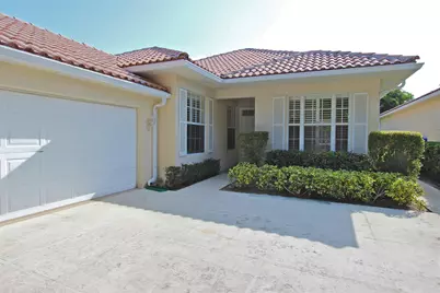 160 Lost Bridge Drive, Palm Beach Gardens, FL 33410 - Photo 2