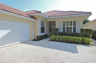 160 Lost Bridge Dr, Palm Beach Gardens, FL 33410 - Photo 2