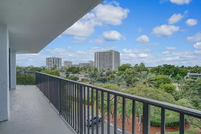600 Parkview Drive #531, Hallandale Beach, FL 33009 - Photo 26