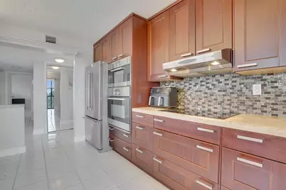 600 Parkview Drive #531, Hallandale Beach, FL 33009 - Photo 6