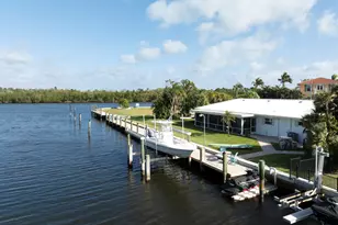 8585 SE Palm St, Hobe Sound, FL 33455 - Photo 4