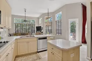 8106 N Savannah Cir, Davie, FL 33328 - Photo 18