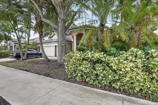 8106 N Savannah Cir, Davie, FL 33328 - Photo 2