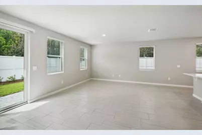 394 Salisbury Circle, Fort Pierce, FL 34982 - Photo 2