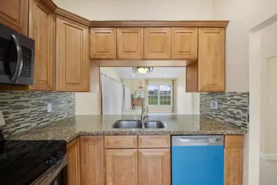 5540 S Lakewood Cir Circle S #F, Margate, FL 33063 - Photo 12